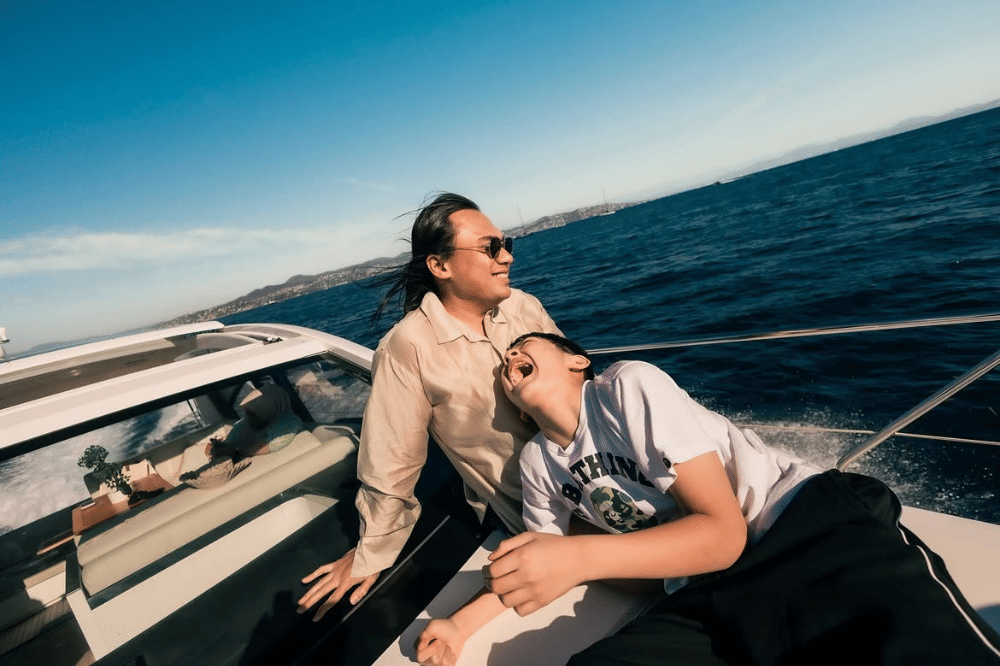 Rafathar tertawa lepas saat bersama Keanu
