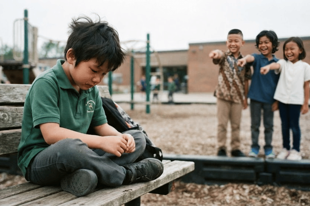 Cara Membentuk Mental Anak dari Ejekan Teman Sebayanya