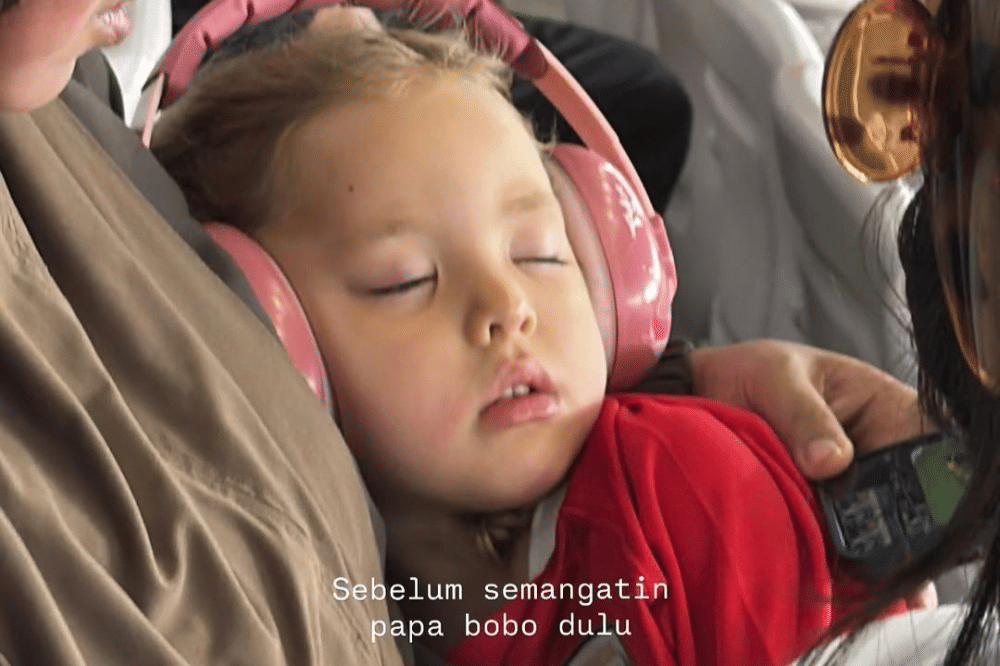 Kamari tertidur pulas di tribun sebelum sang papa bertanding