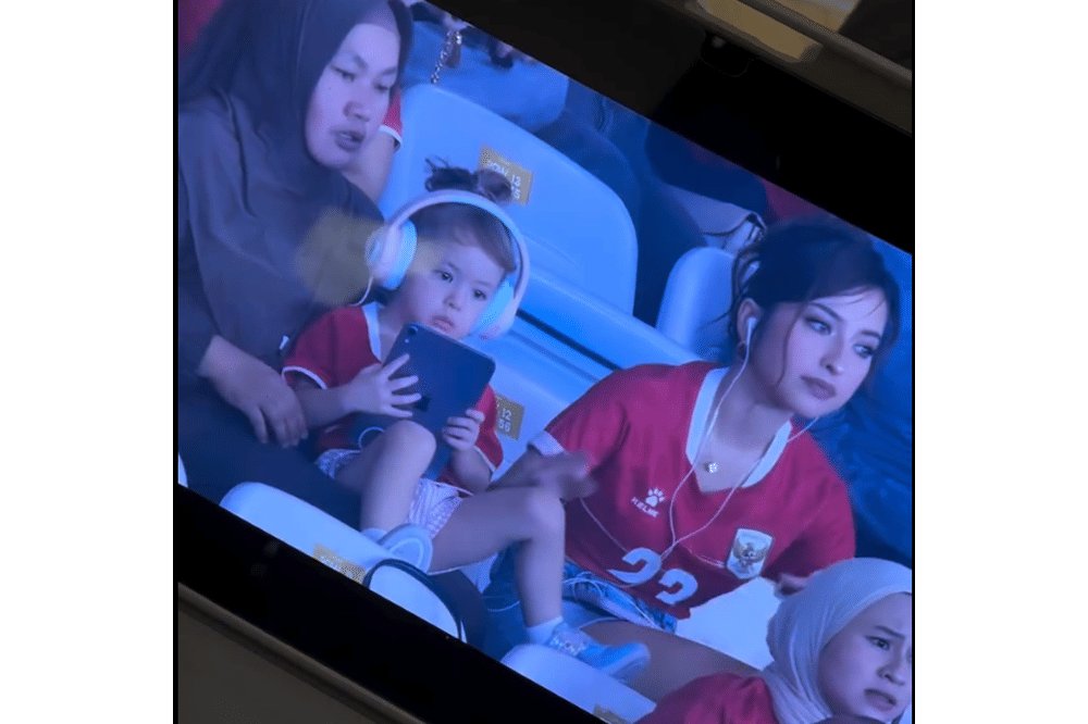 Sayang Suami, Ini Bukti Jennifer Coppen Dukung Justin Lawan Thailand