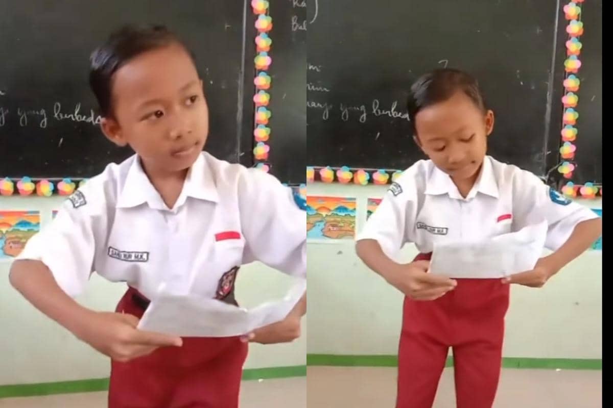 Sandi siswa SD Negeri Karangrena 01 menunjukkan kemampuannya membaca geguritan viral