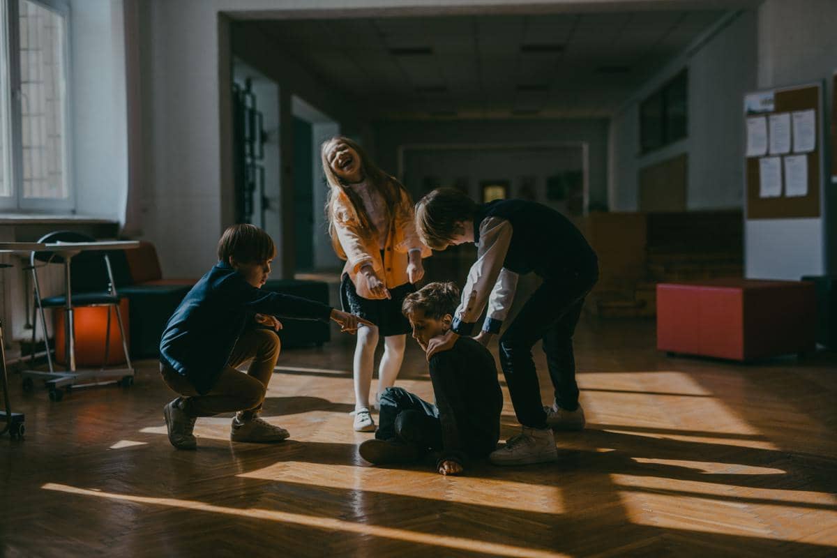 Ketika Ada Video Bully Anak Sekolah Viral, Apa yang Bisa Mama Lakukan?