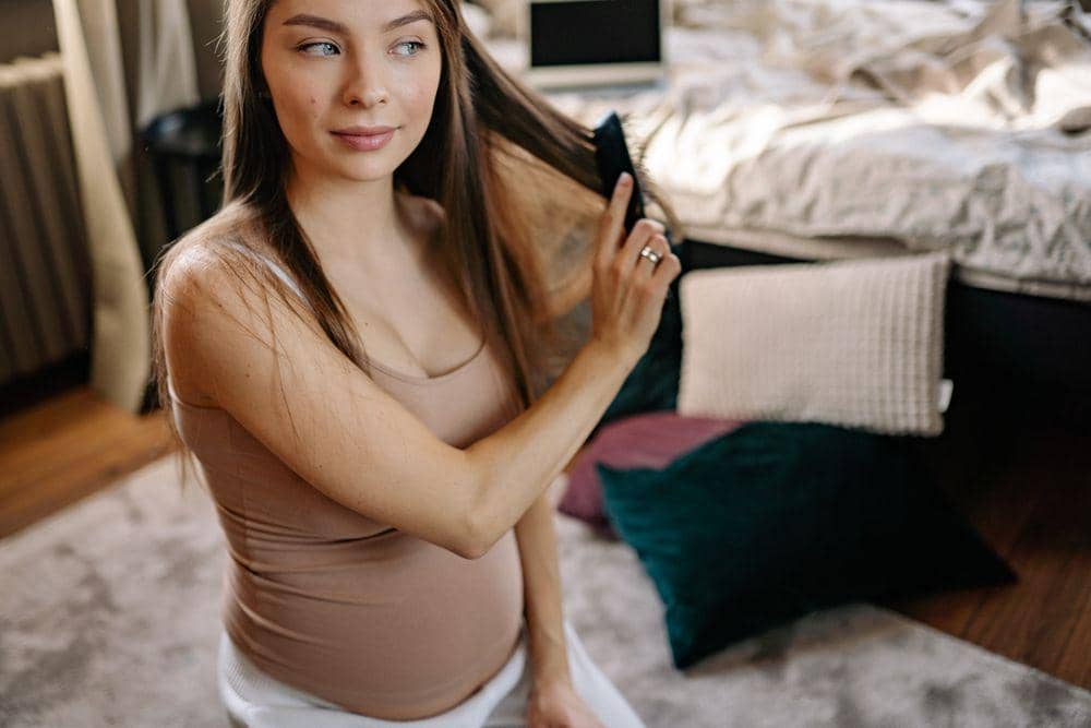 7 Tips Membuat Rambut Terlihat Lebih Rapi saat Hamil Tua