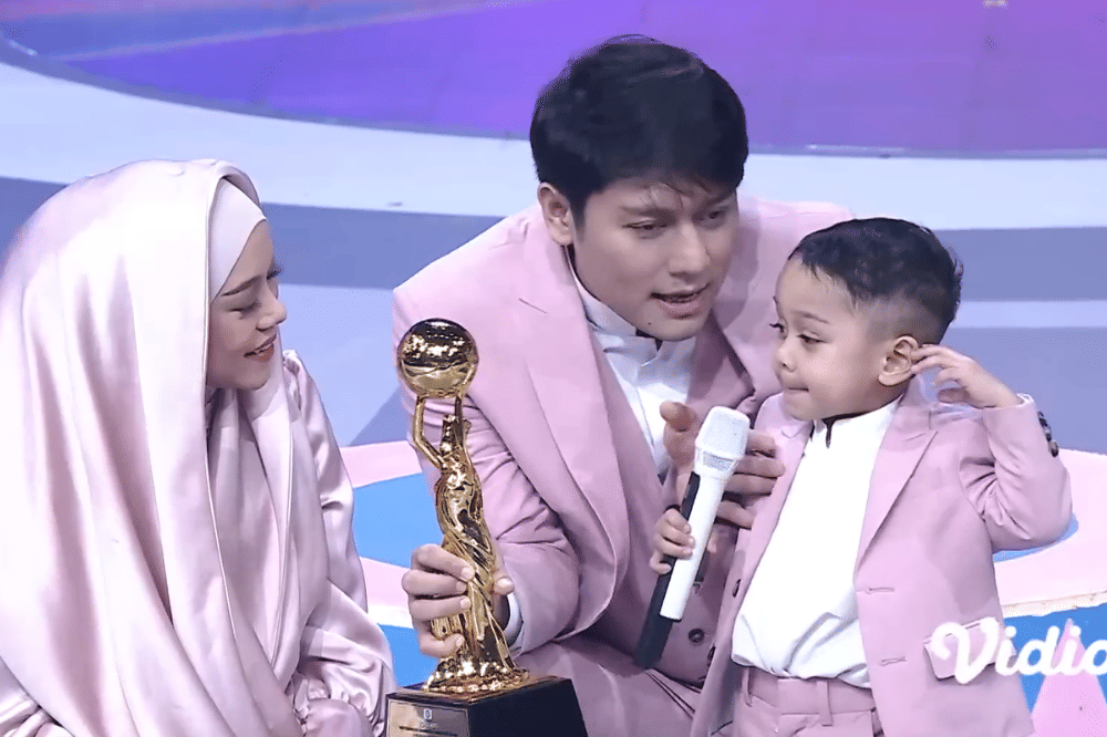 Abang L raih penghargaan sebagai penyanyi cilik