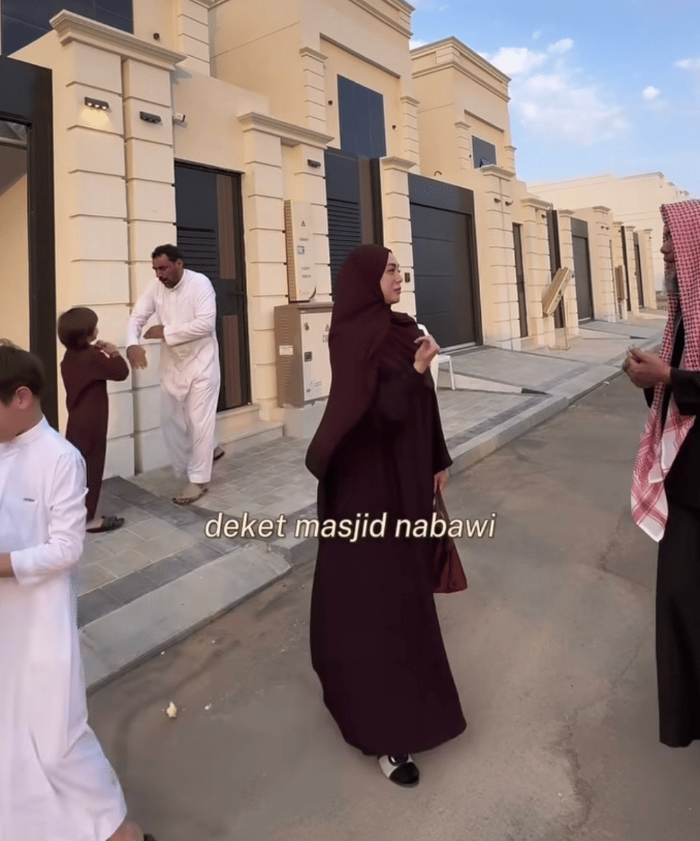 Belum menetap permanen di Madinah