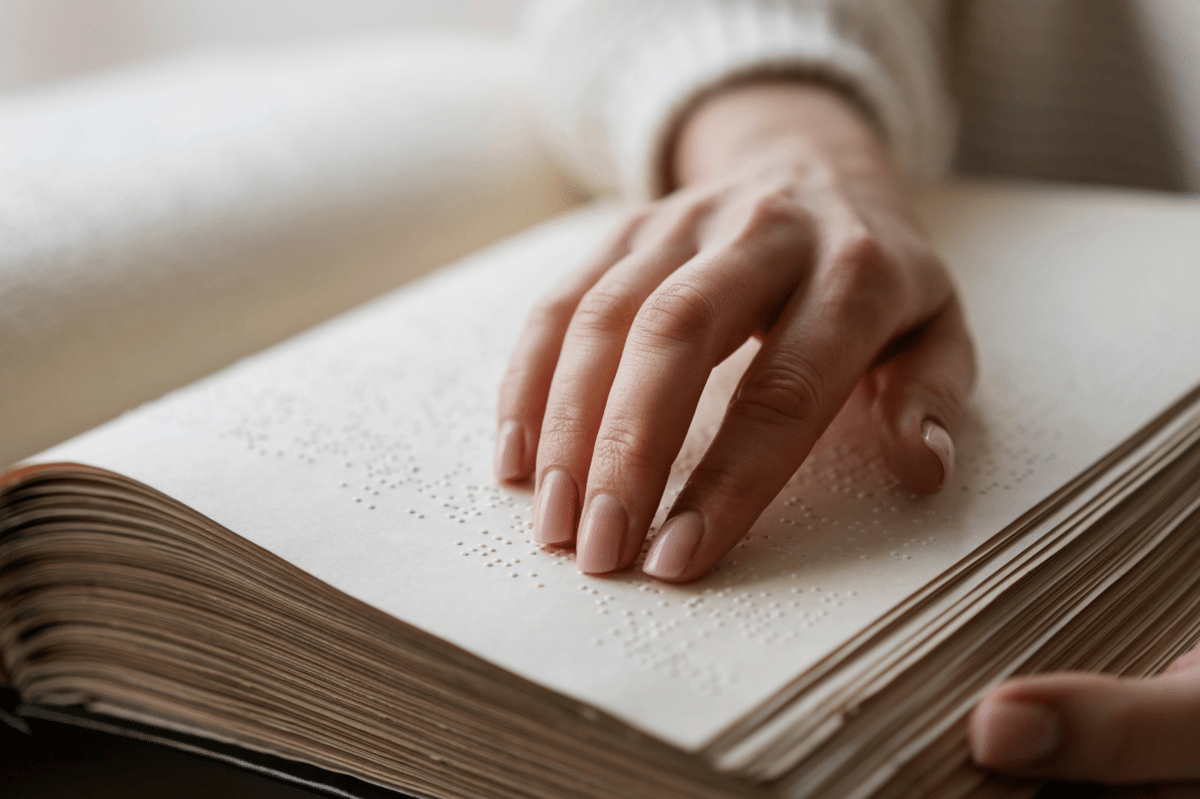 Pemerintah Resmi Rilis Panduan Kesehatan Reproduksi Braille (2)