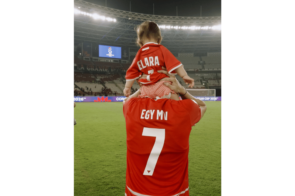 Foto Elara saat dukung sang papa, Egy Maulana Vikri