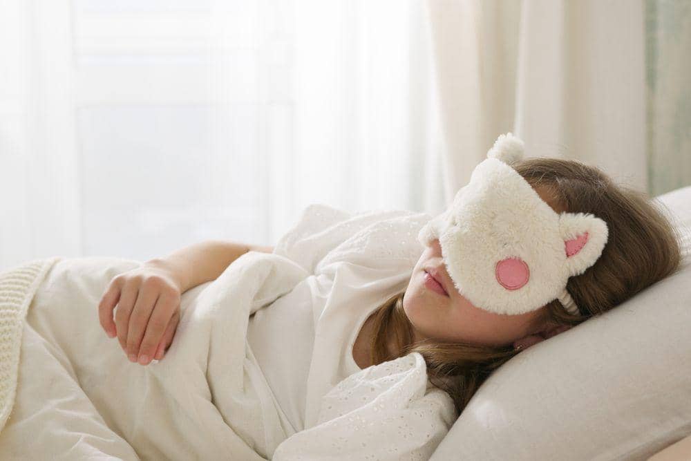 Fakta penggunaan eye mask saat tidur pada anak bantu melindungi mata anak ketika tidur