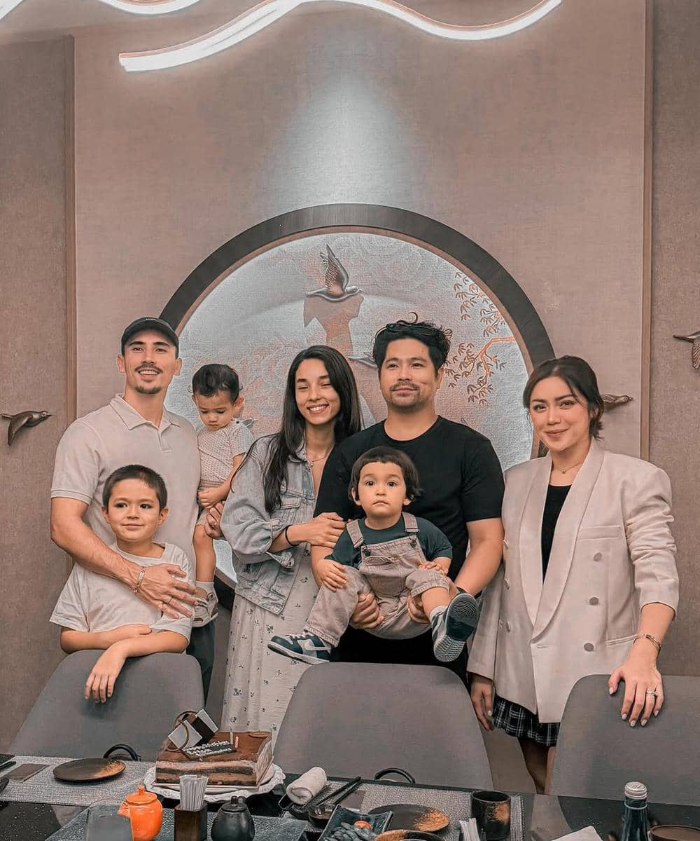 Foto Akrab El Barack dan Erick Iskandar dari Kecil 2.jpg