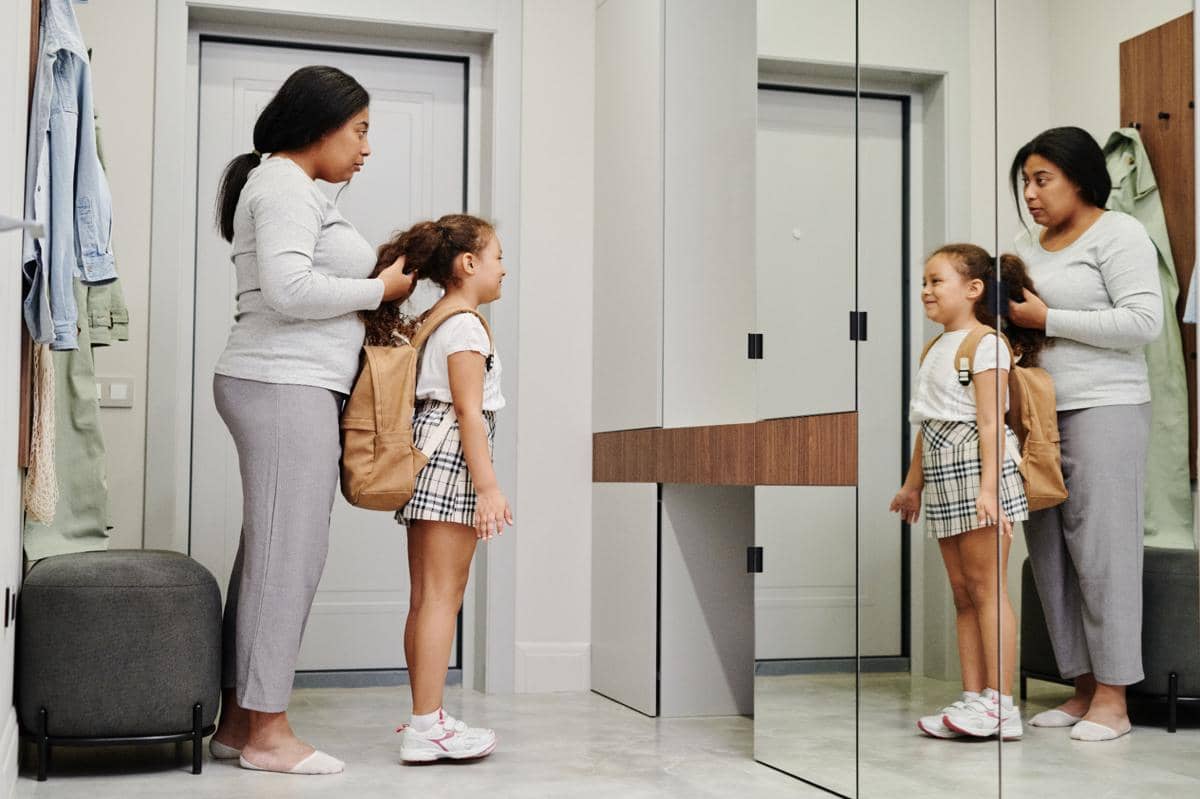 Penyebab anak jadi pelaku bullying menurut pakar adalah anak meniru perilaku Mama di rumah
