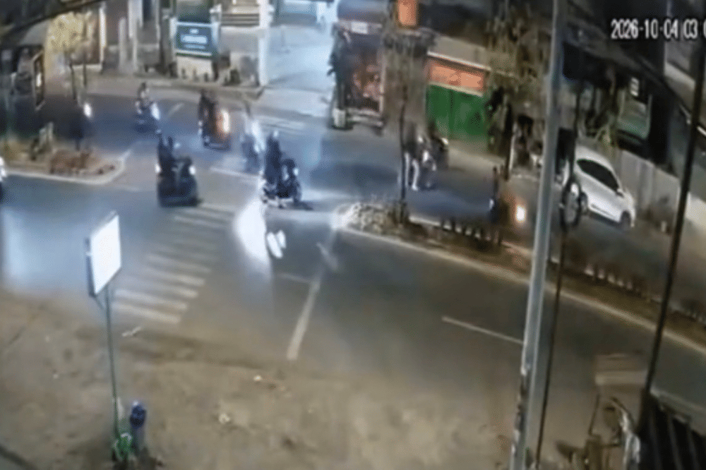 CCTV saat kejadian penyerangan geng motor di Makassar