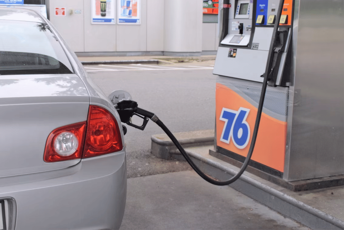 Fenomena refuel anxiety banyak dialami oleh pengemudi Gen Z