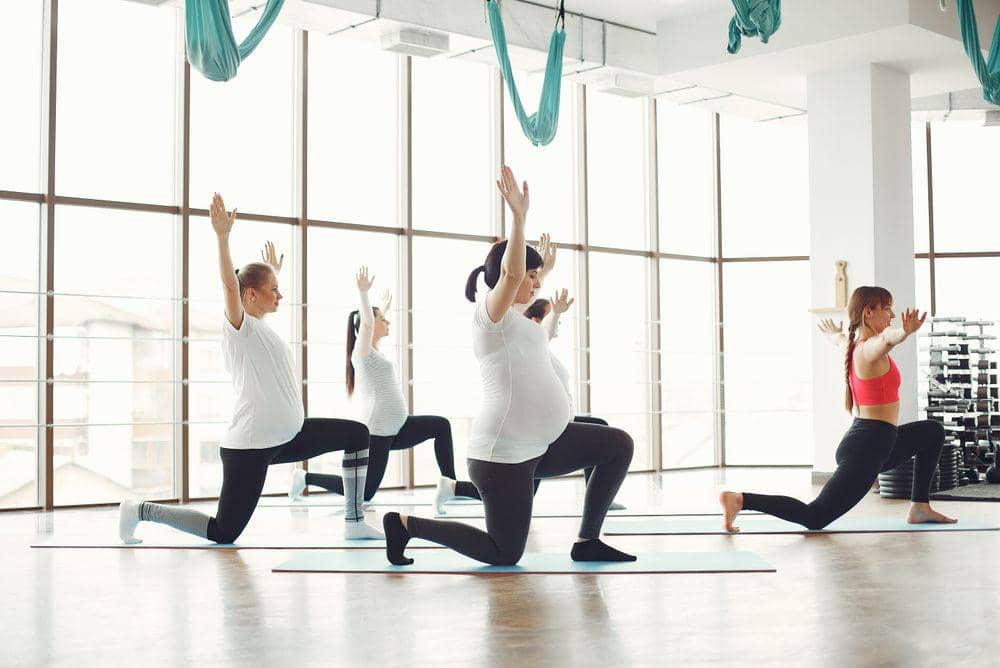 Gerakan-gerakan senam hamil dan prenatal yoga