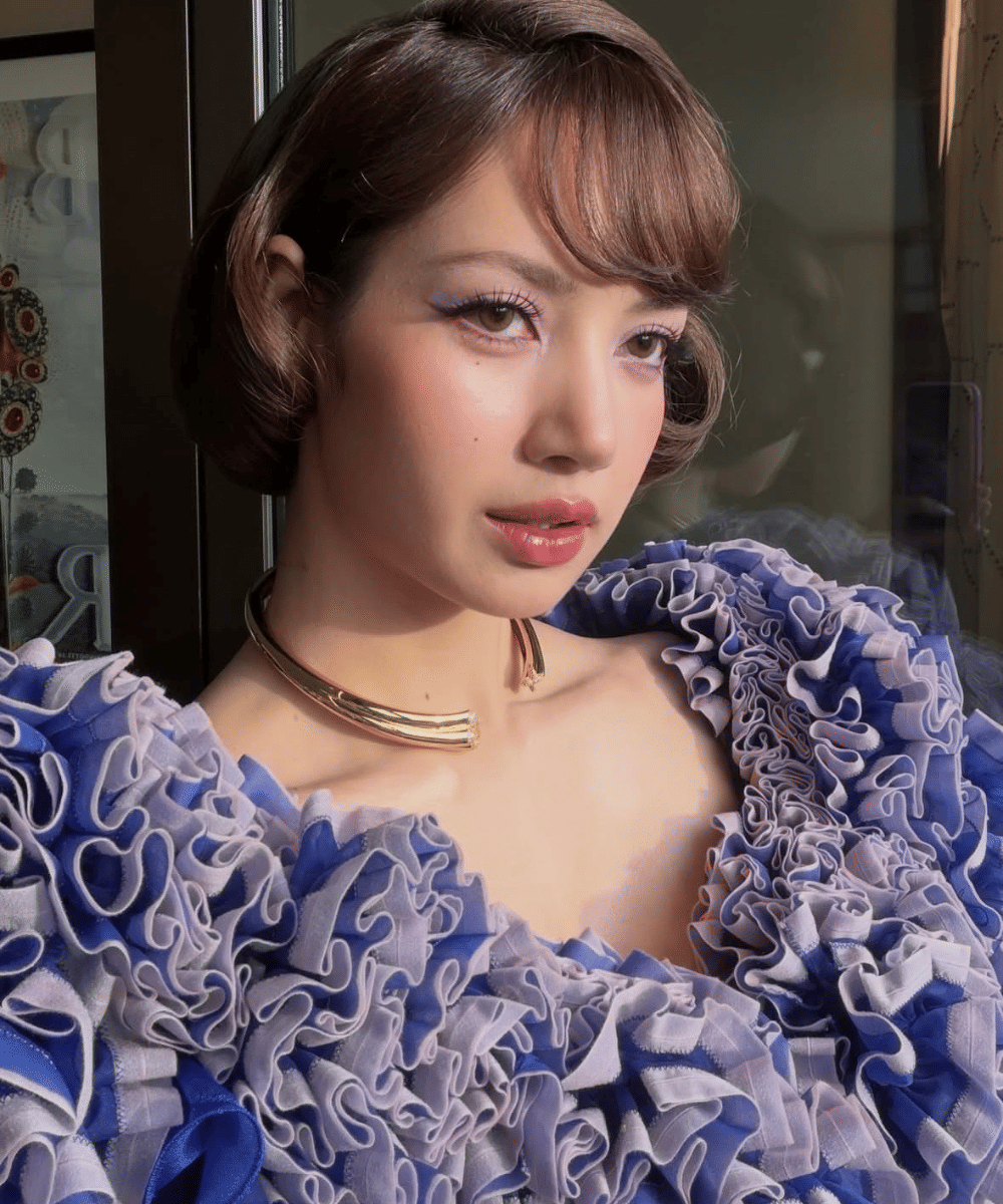 Gaya Ikonik Lisa di Paris Fashion Week (6)