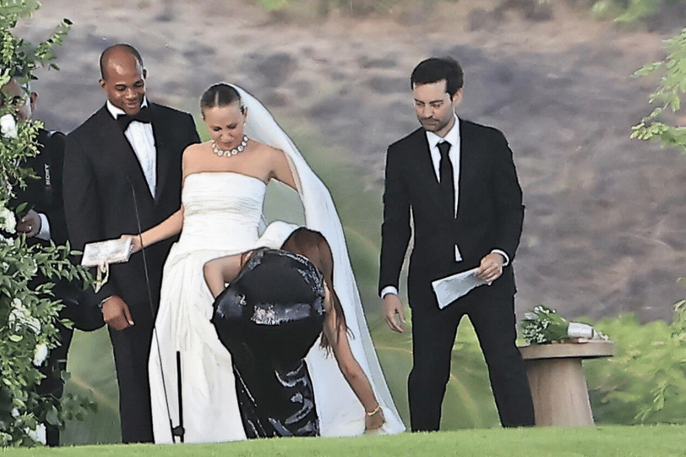 Tobey Maguire Pimpin Upacara Pernikahan Mantan Istri