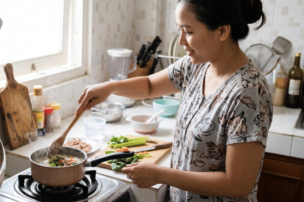 Cara membuat bubur ayam, seledri, wortel, dan ikan tongkol