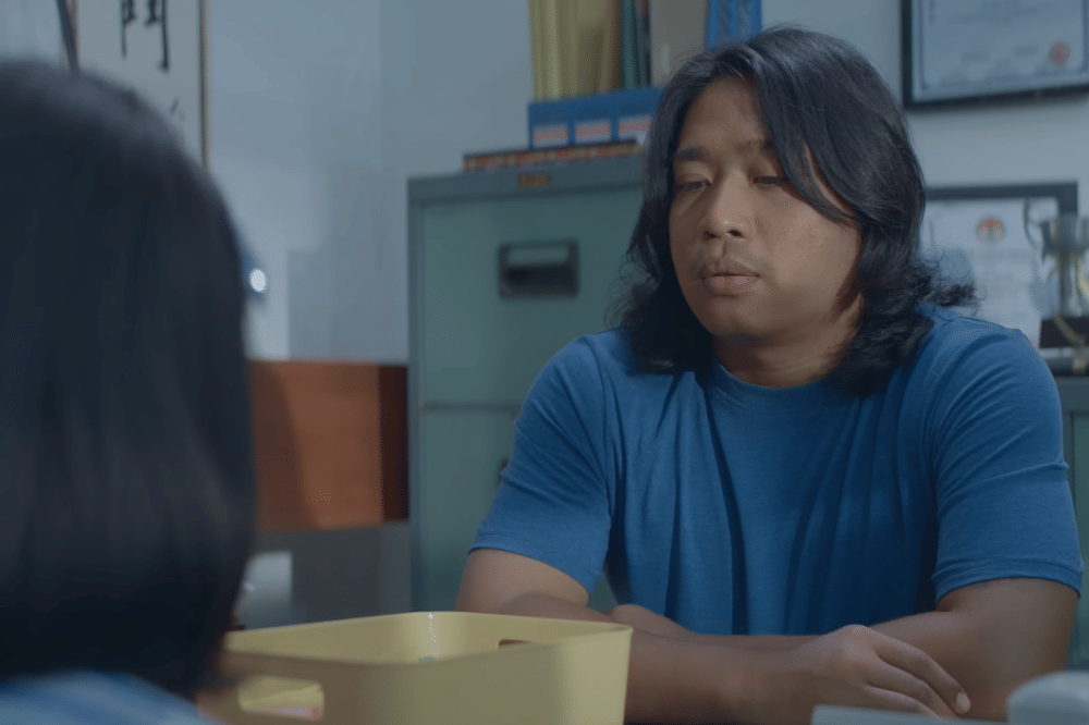 Rere kerap kabur dari les balet dan mencurahkan isi hatinya kepada guru wushu