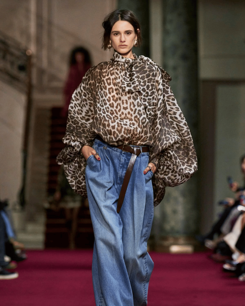 brown outfit (1).png