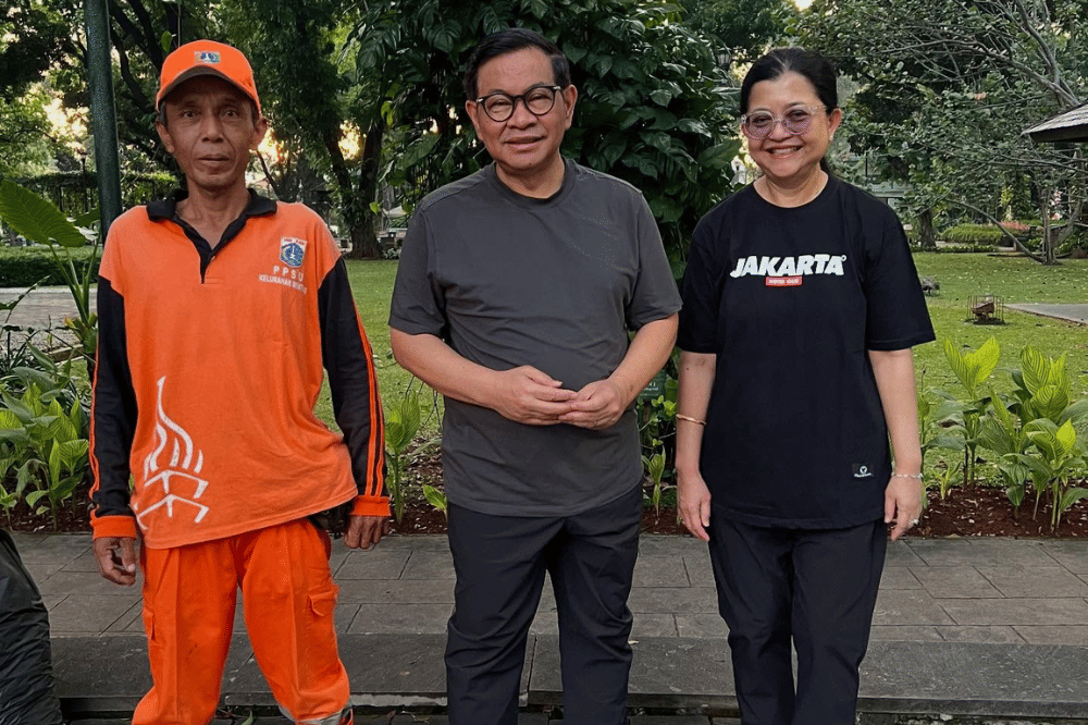Merupakan lulusan Fakultas Ekonomika dan Bisnis UGM