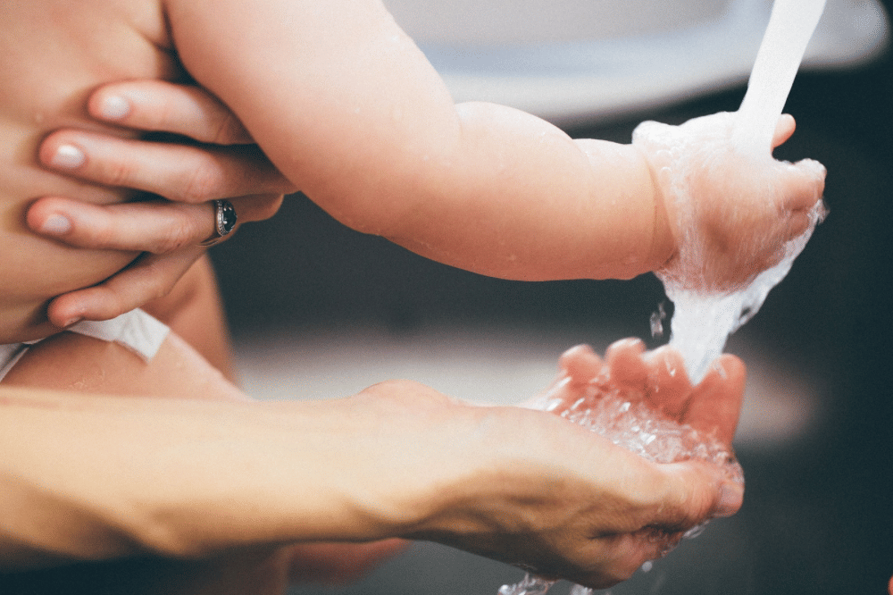 Pertolongan Pertama Bayi Kena Air Panas, Ini yang Perlu Dilakukan