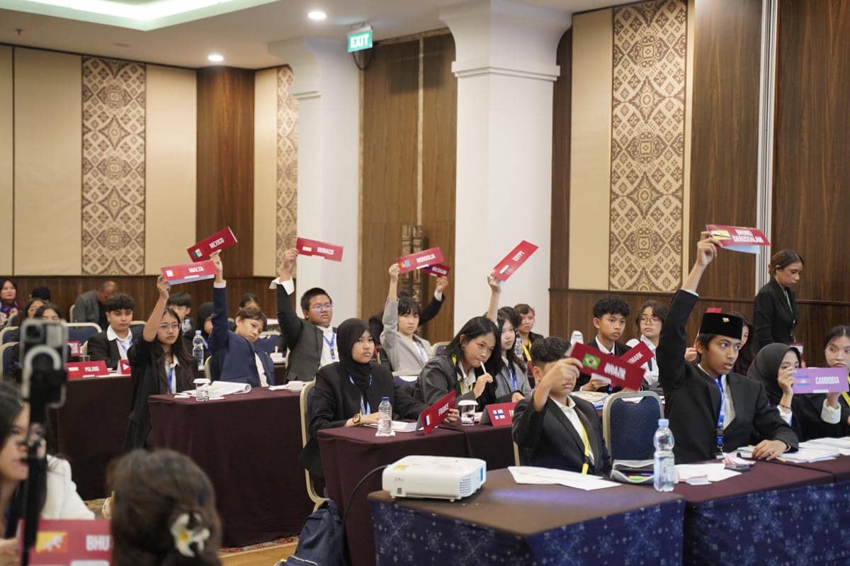 Para delegasi mengikuti beberapa council mewakili beberapa negara