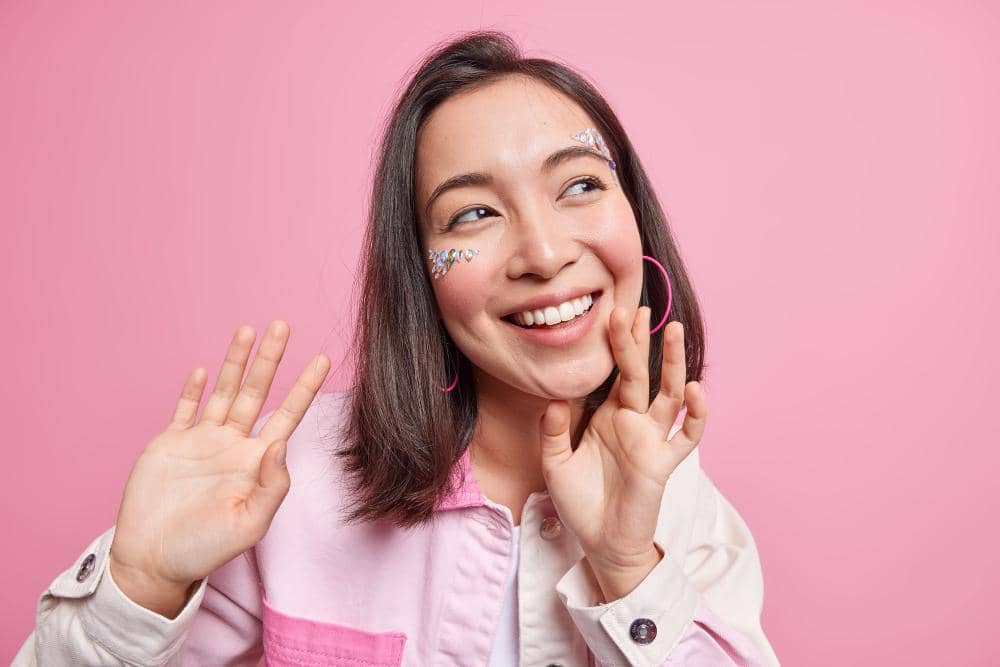 Tips Ampuh Mencegah Makeup Crack di Smile Line