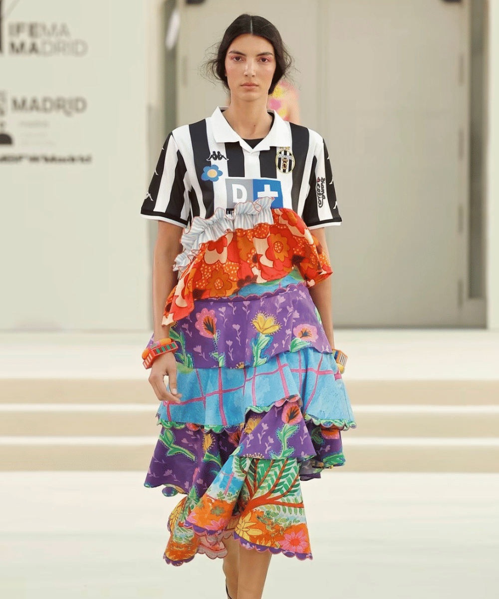 Diana Rikasari Sulap Jersey Bola Jadi Karya Fashion Baru (2)