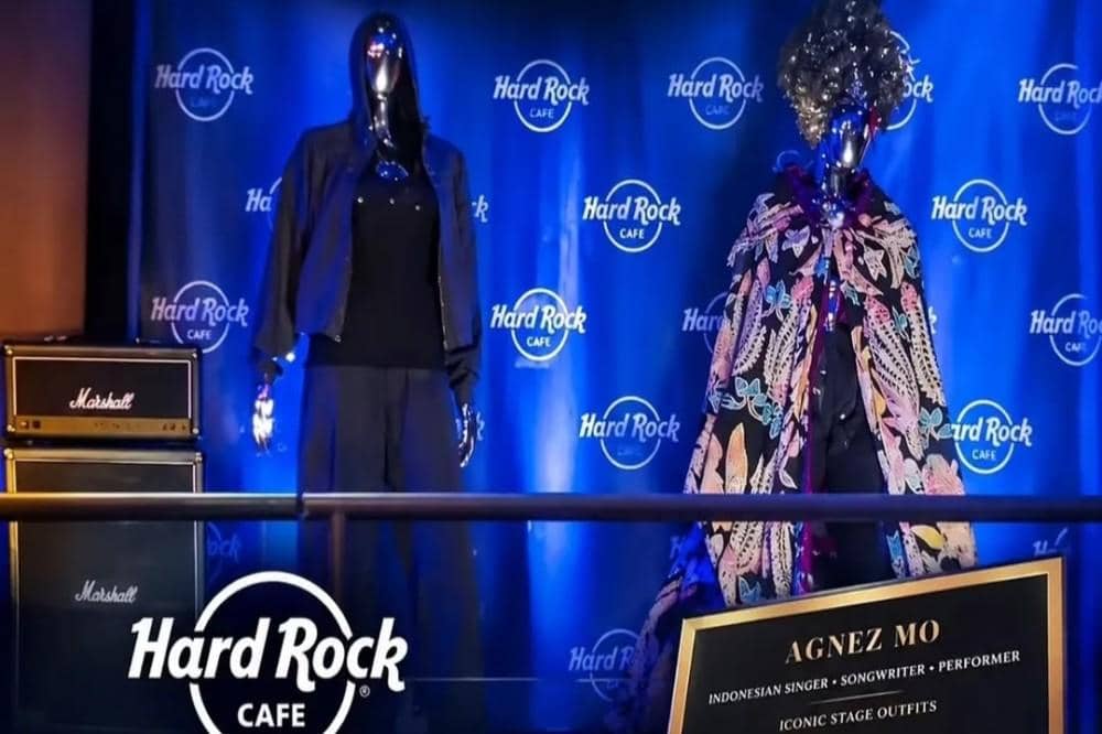 Memorabilia Agnez Mo Dipajang di Hard Rock Hollywood, Keren Banget!