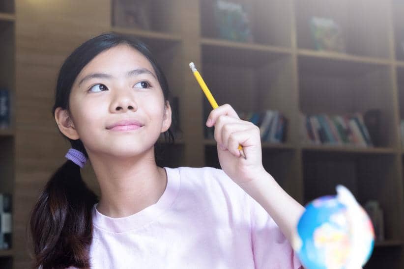 Anak perempuan mengingat