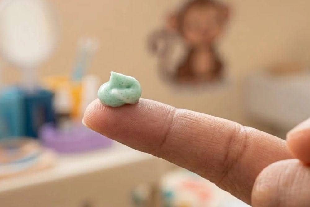 Takaran pasta gigi berfluoride untuk bayi di bawah 1 tahun