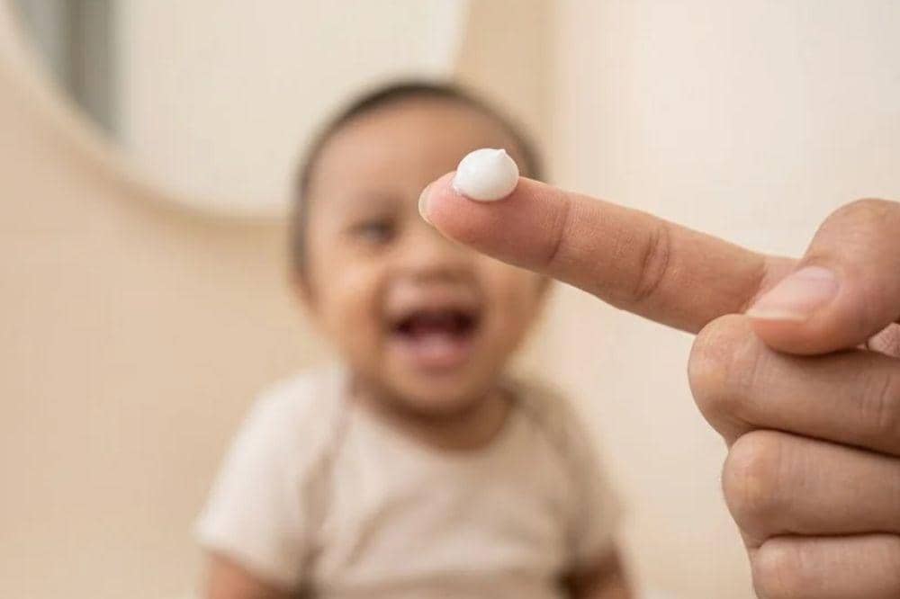 Panduan Takaran Pasta Gigi Berfluoride untuk Bayi di Bawah 1 Tahun