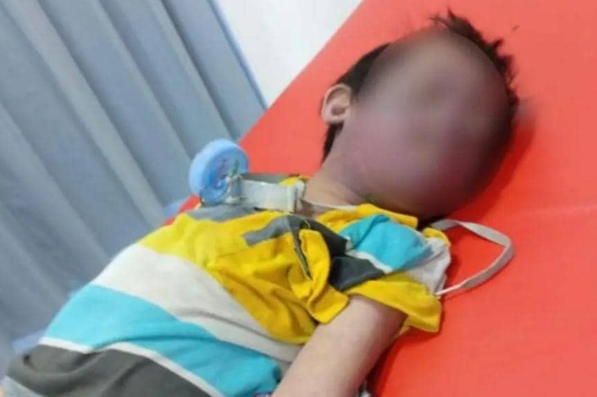Korban Zulkarnain Abdil Aziz (10), seorang anak berkebutuhan khusus (down syndrome) di bully anak tetangga hingga meninggal