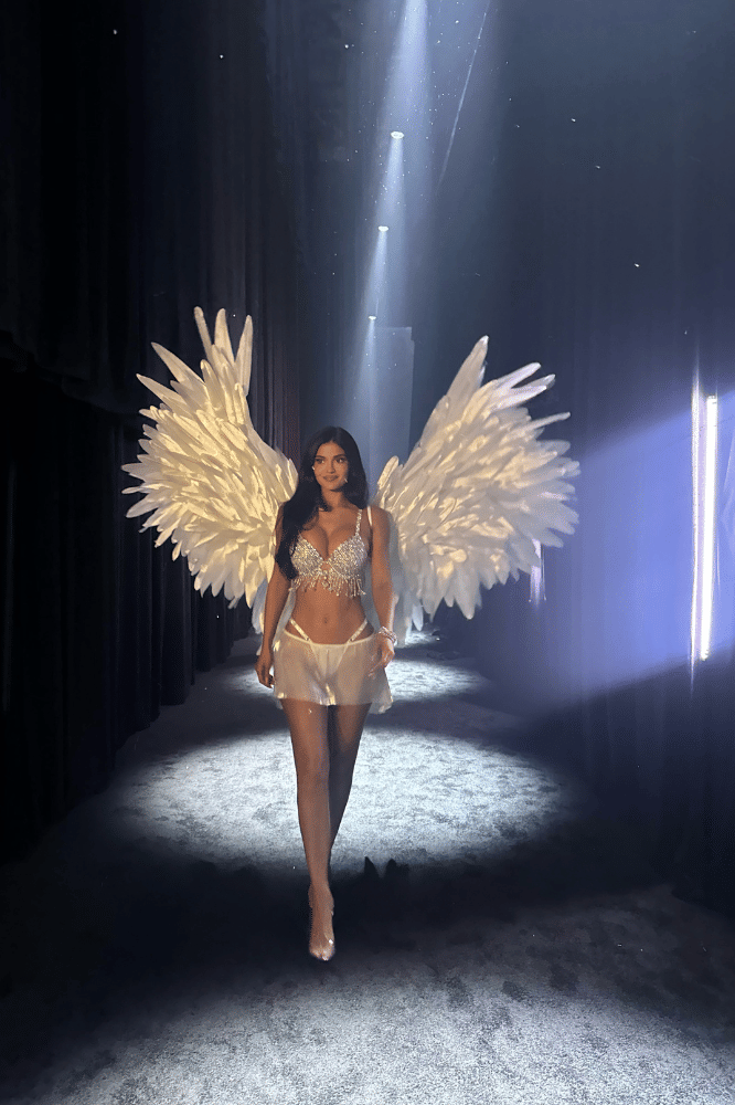 Alasan Kylie Jenner Dipilih untuk Mengenakan Fantasy Bra 