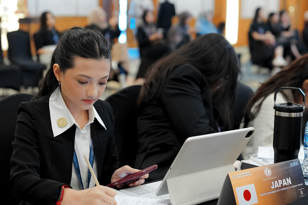Arsy Hermansyah Pidato di Forum MUN Internasional