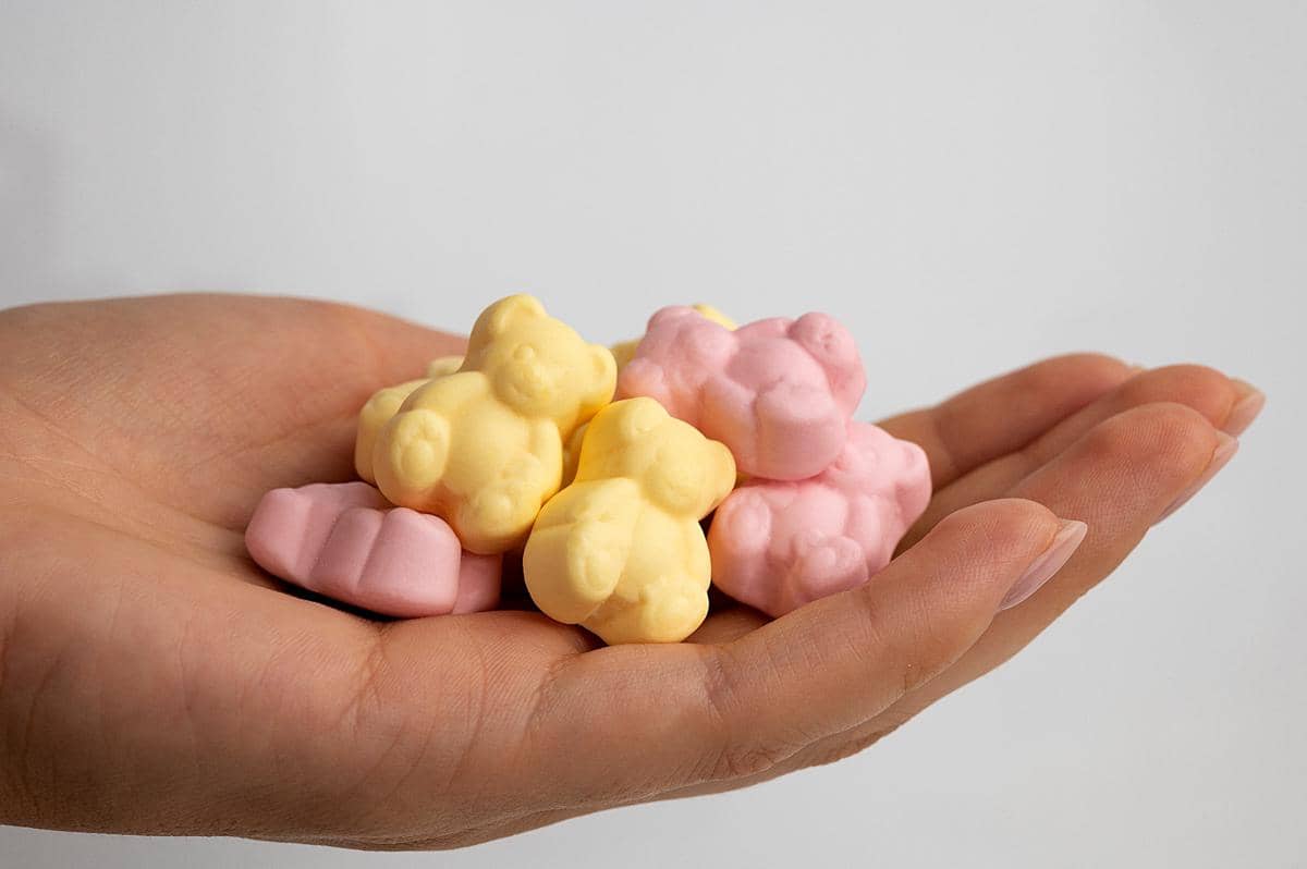 Anak yang bermain squishy tetap membutuhkan perhatian orangtua