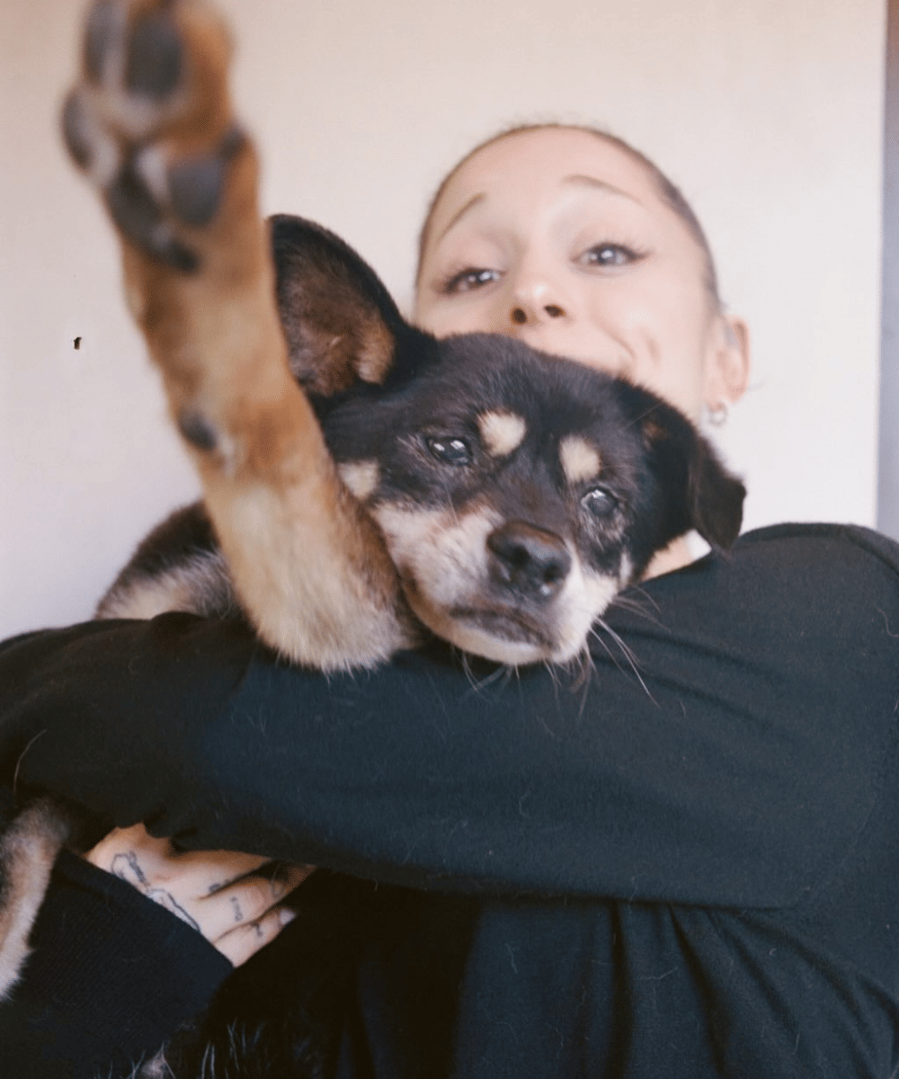 Ariana Grande akan selalu menyimpan Coco di hatinya