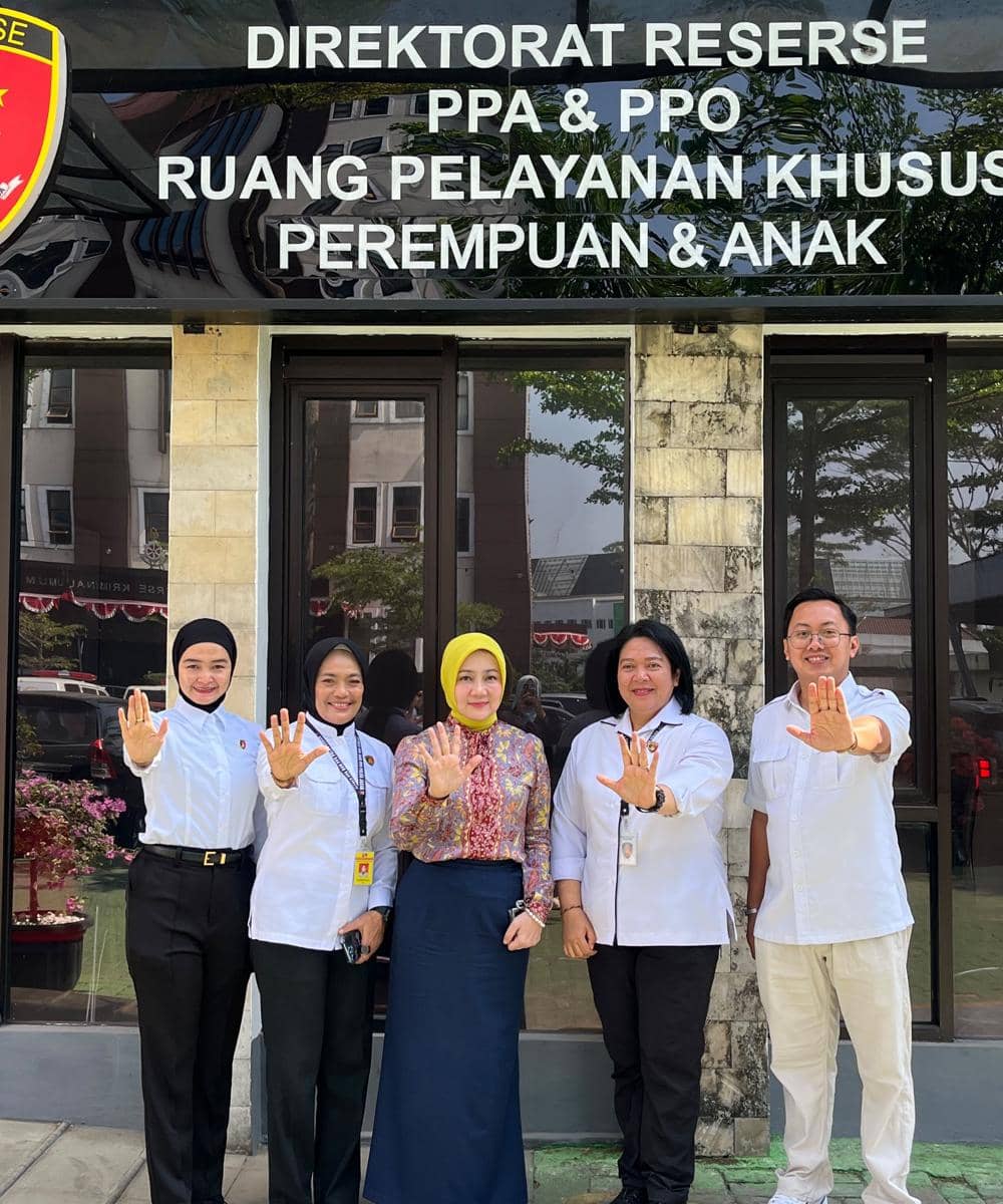 Pelaku berhasil ditangkap dan dikawal oleh Atalia Praratya