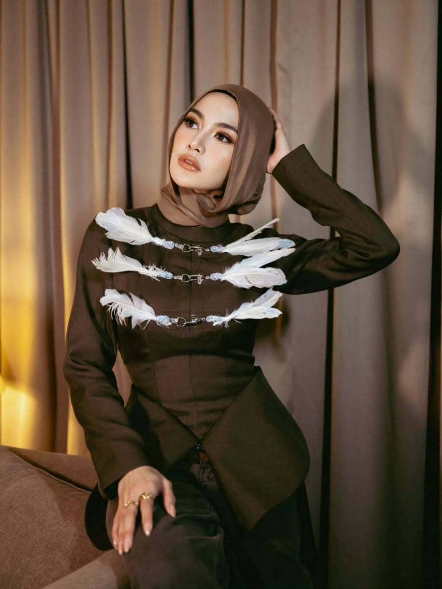 Mahalini Pakai Hijab saat Tampil di Aceh