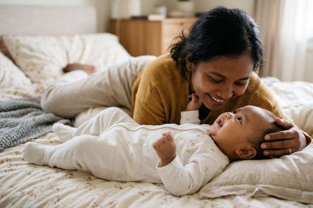 Bayi punya ketertarikan alami pada wajah manusia
