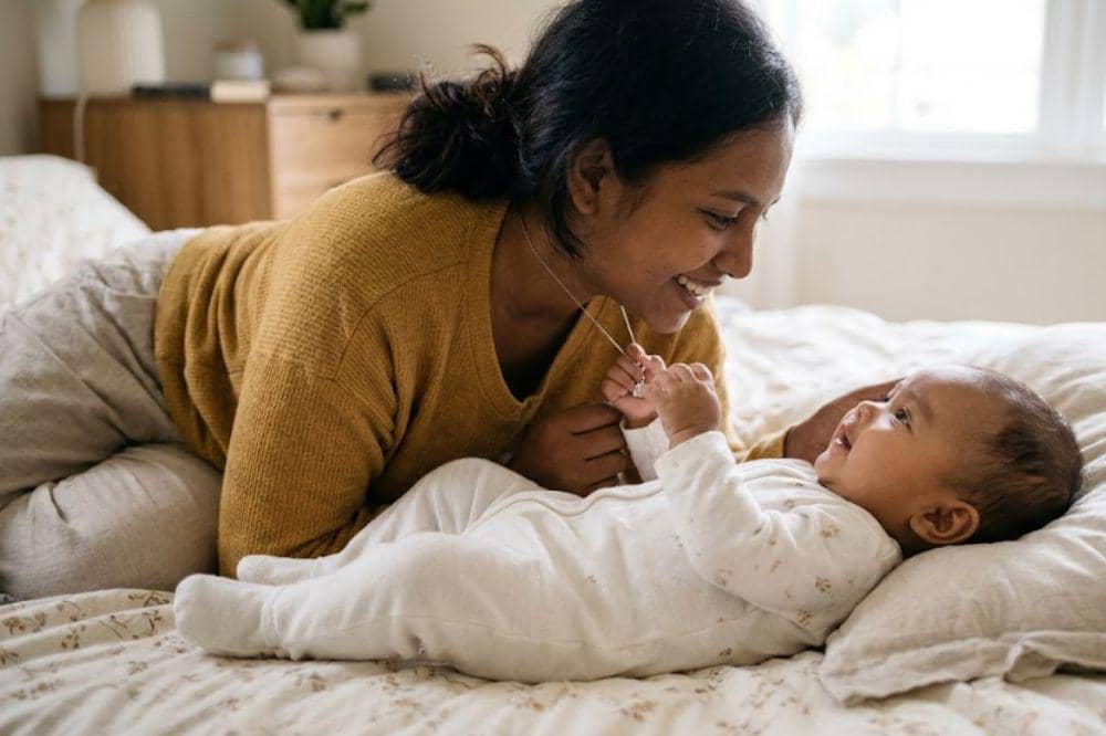 Menatap wajah mama menjadi cara bayi memahami hal baru
