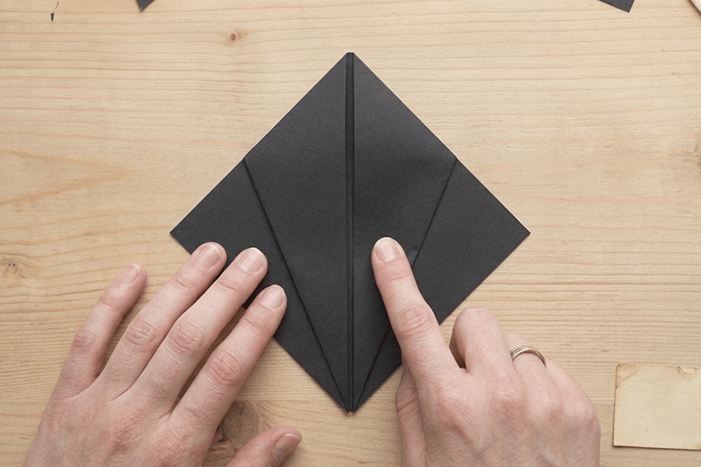 Cara Membuat Kelelawar dari Kertas Origami 2