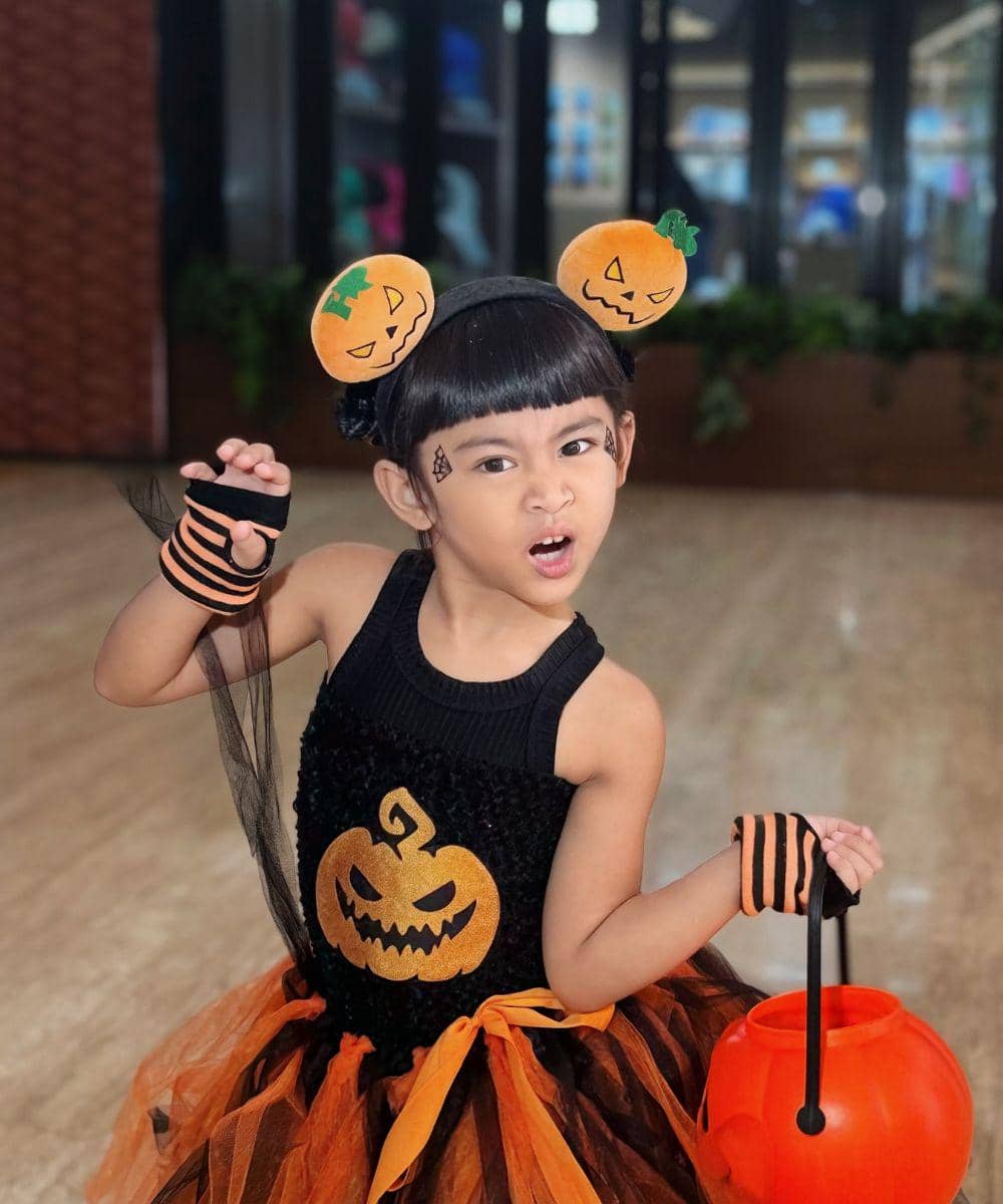 Makeup kecil di wajah bikin look makin total