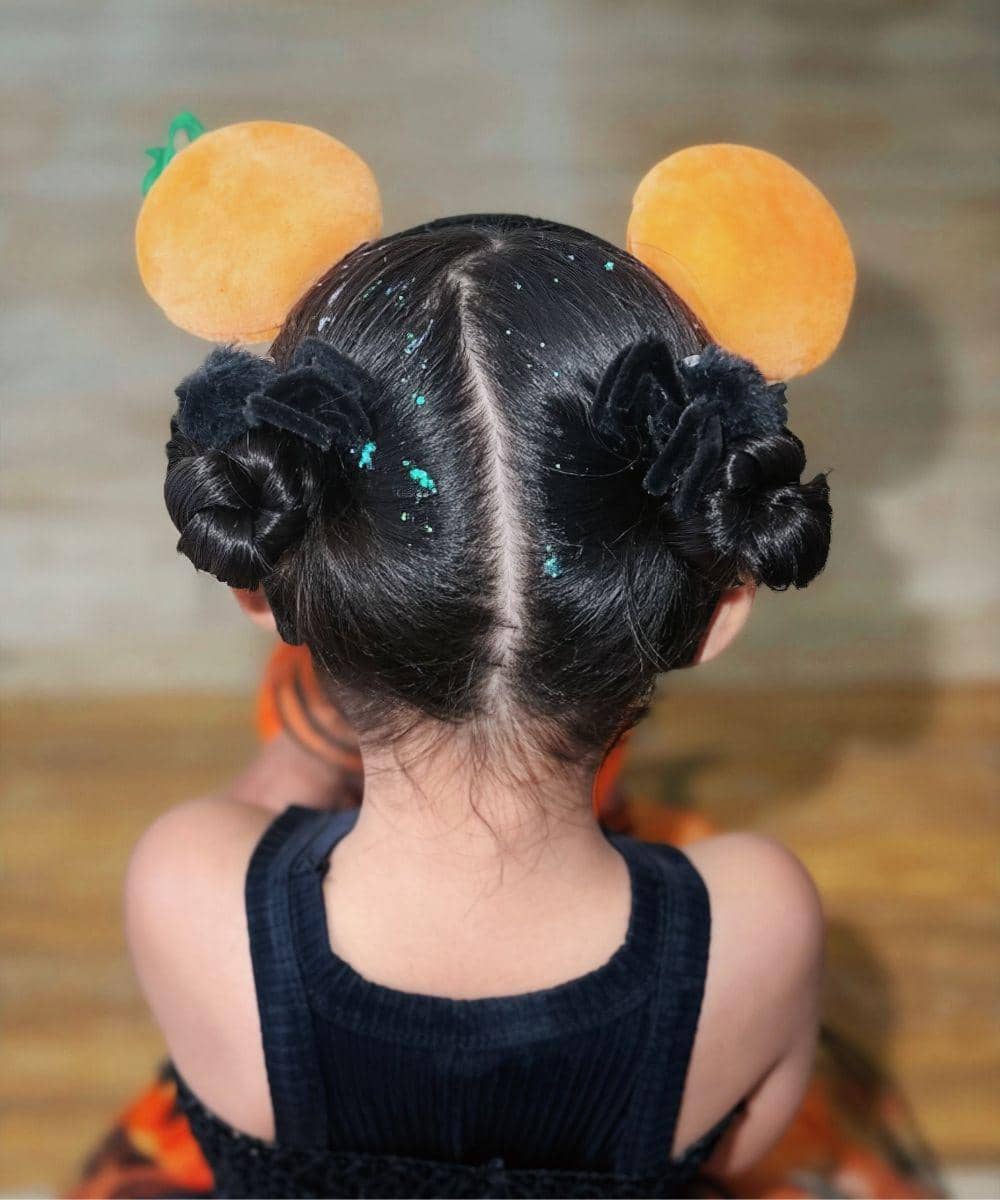 Detail rambut bagian belakang nggak kalah menarik