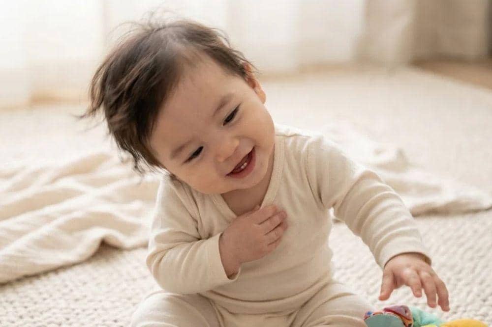 Kenapa Bayi 11 Bulan Menggelengkan Kepala Terus? Ini Alasannya