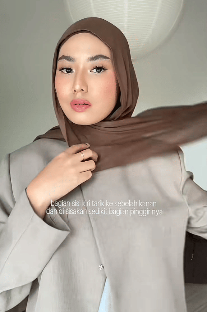 Lebarkan sisi kiri, lalu tarik ke sisi kanan