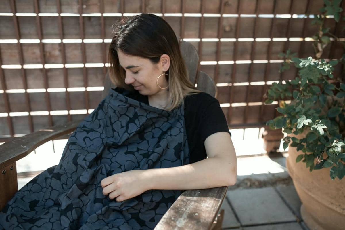 bahan baju yang nyaman untuk ibu menyusui