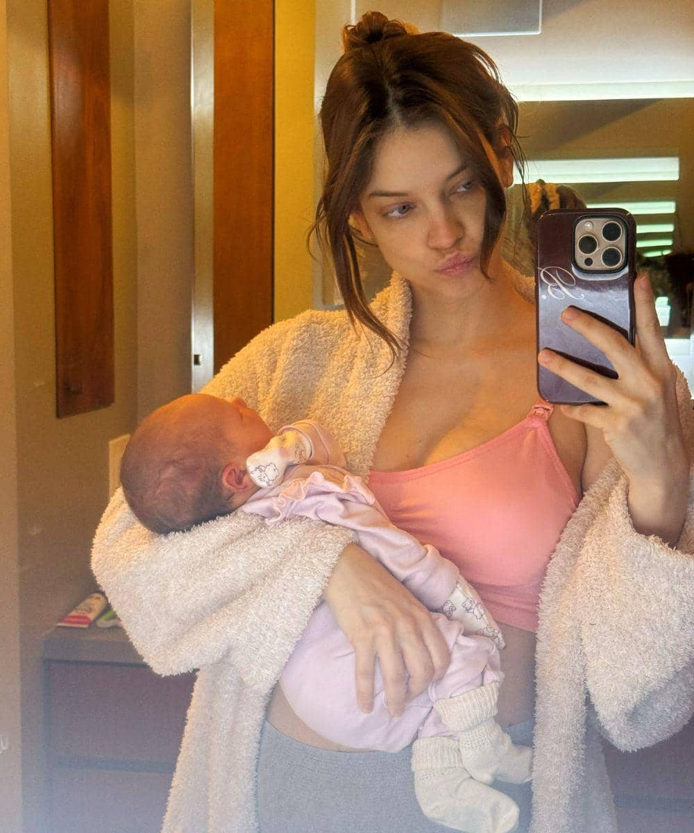 Barbara Palvin Bagikan Pesan untuk Para Ibu Pasca Melahirkan