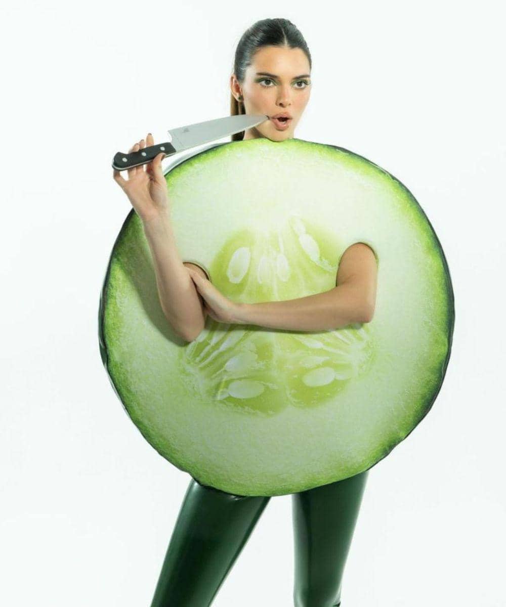 Kendall Jenner berubah jadi mentimun