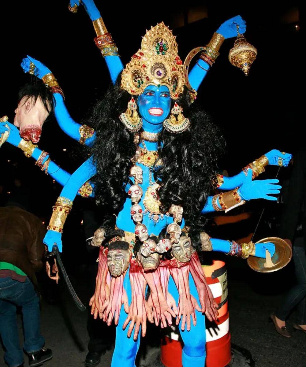 kostum halloween seleb hollywood (9).jpg