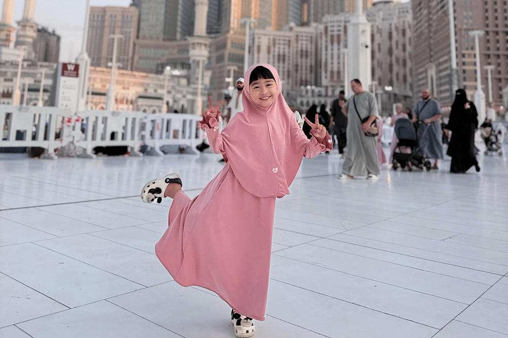 Ria Ricis Bersyukur Umrah Bareng Moana